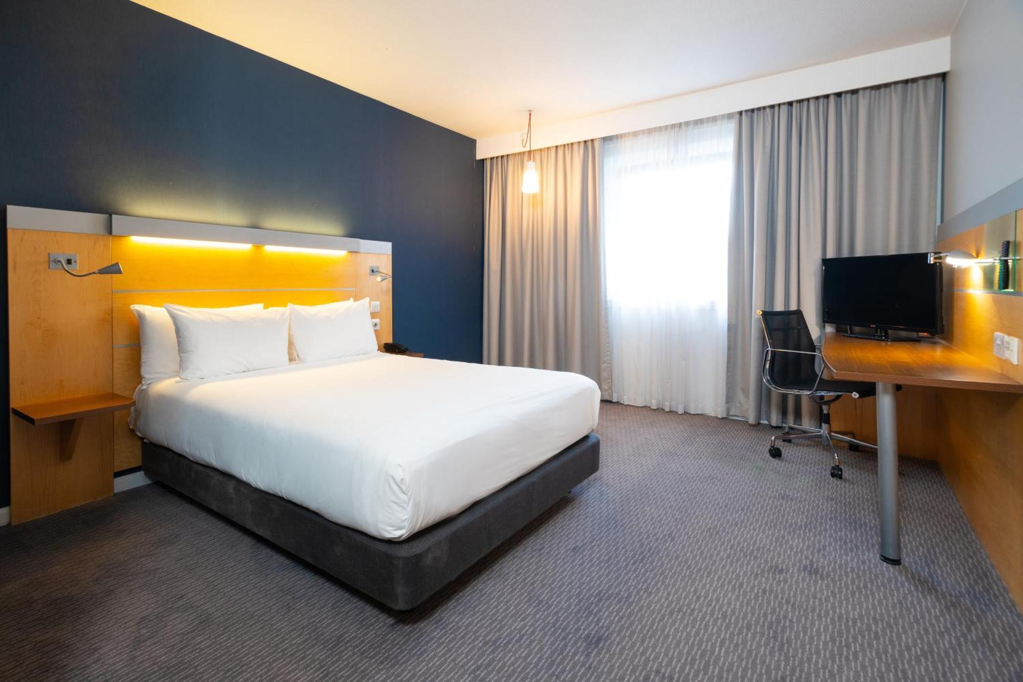 Express By Ihg Hotel