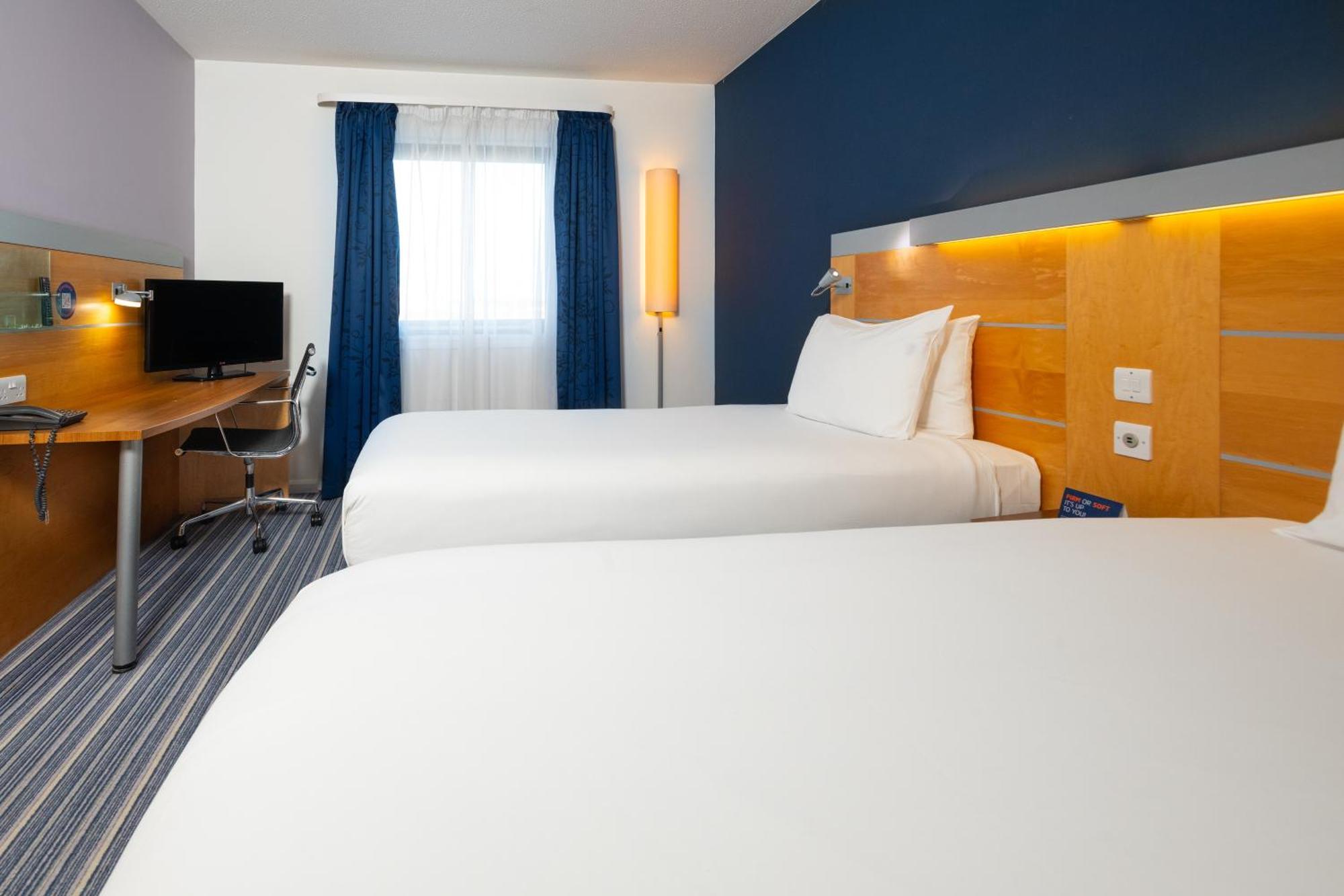 Express By Ihg Hotel