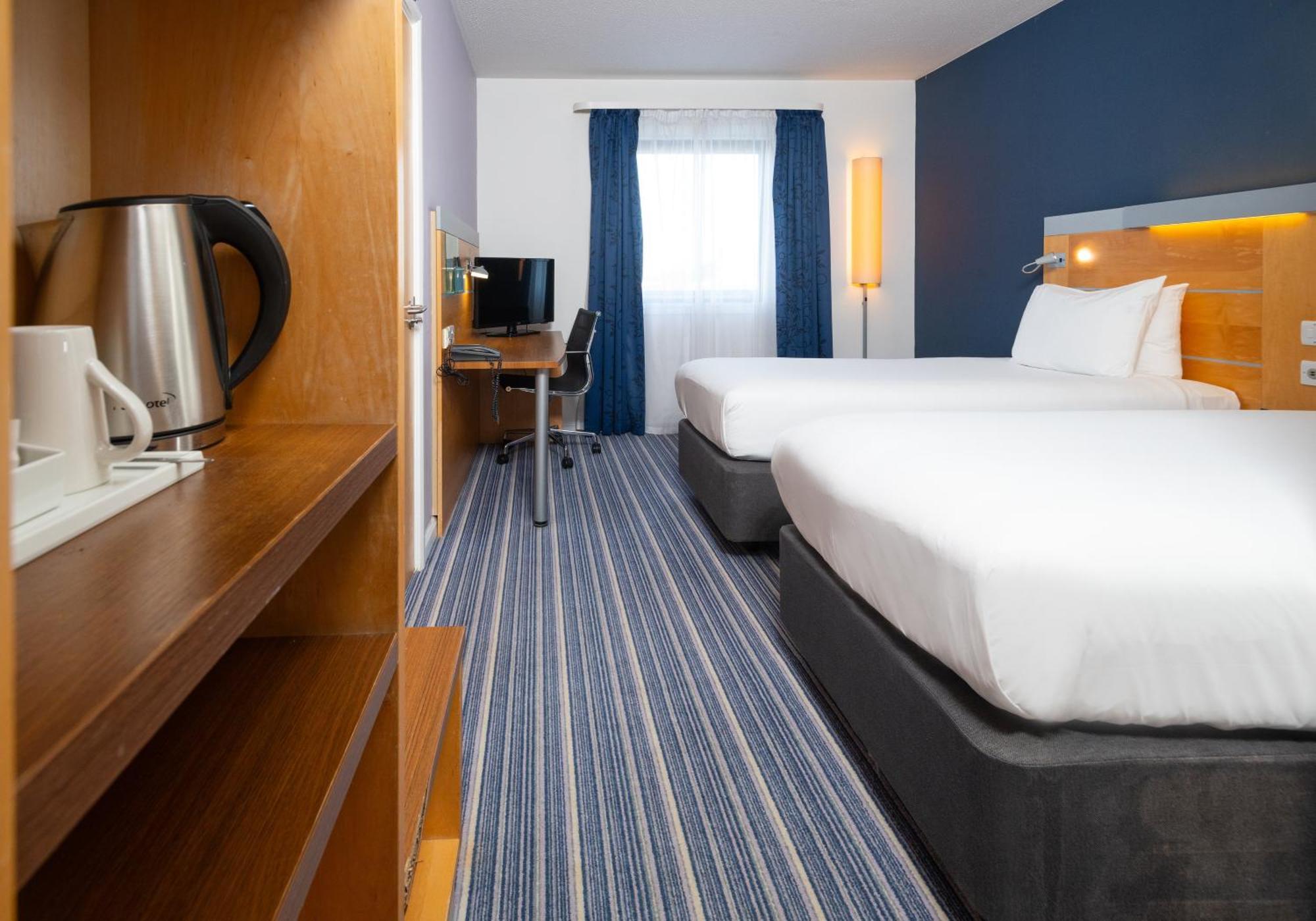 Express By Ihg Hotel 3*