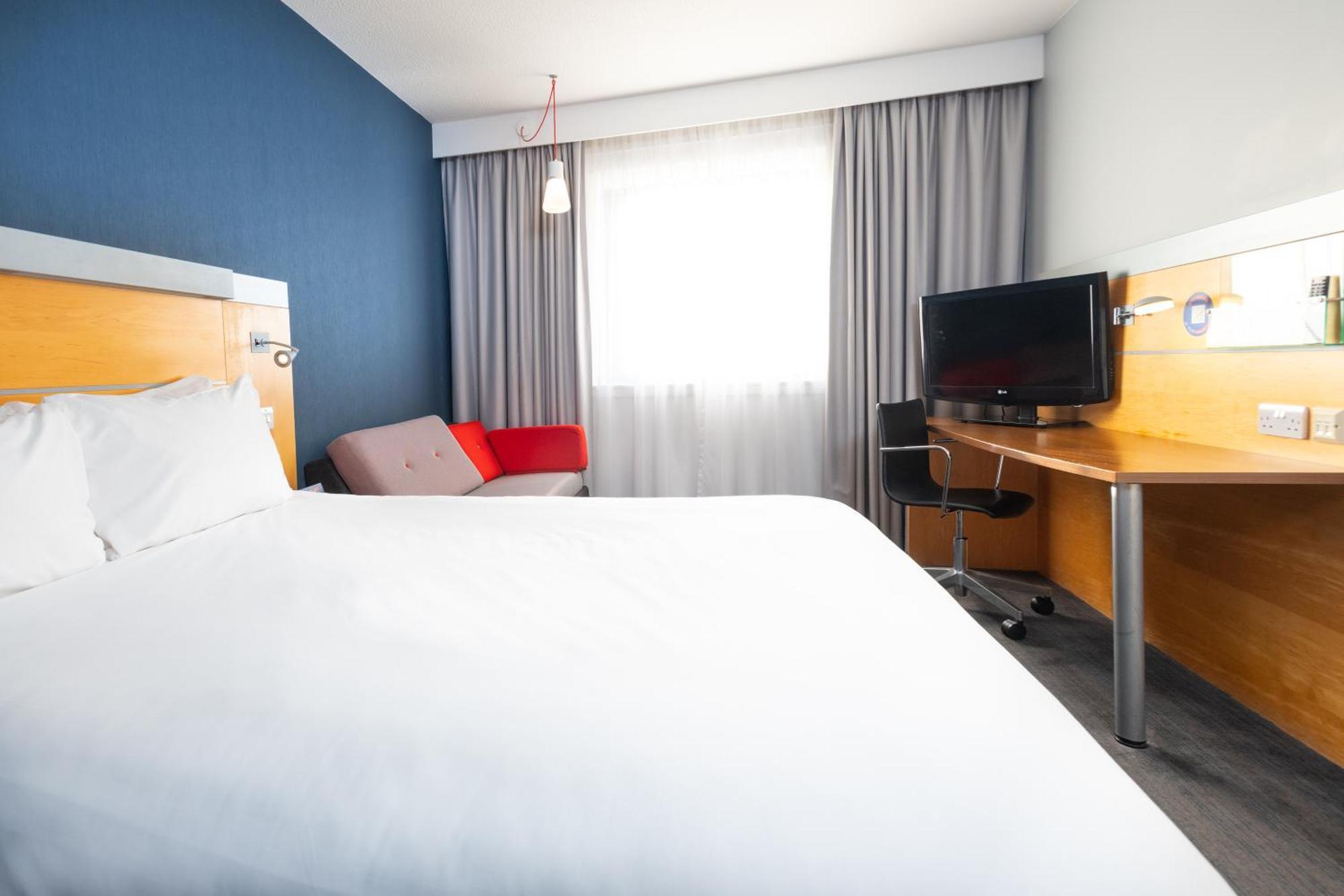 Hotel Express By Ihg Bedford