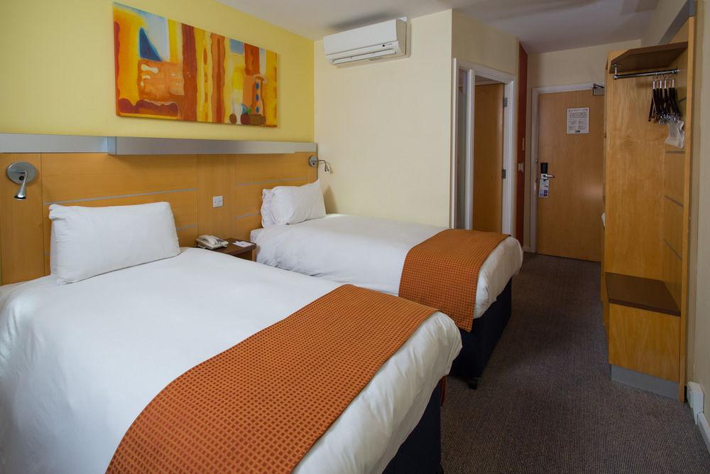 Express By Ihg 3* Bedford